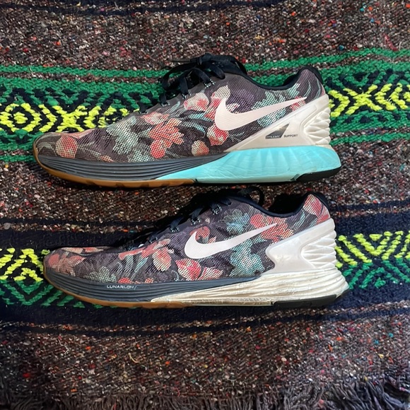 Women’s Nike Lunarglide 6 “Photosynthesis” size 9 - Picture 2 of 5